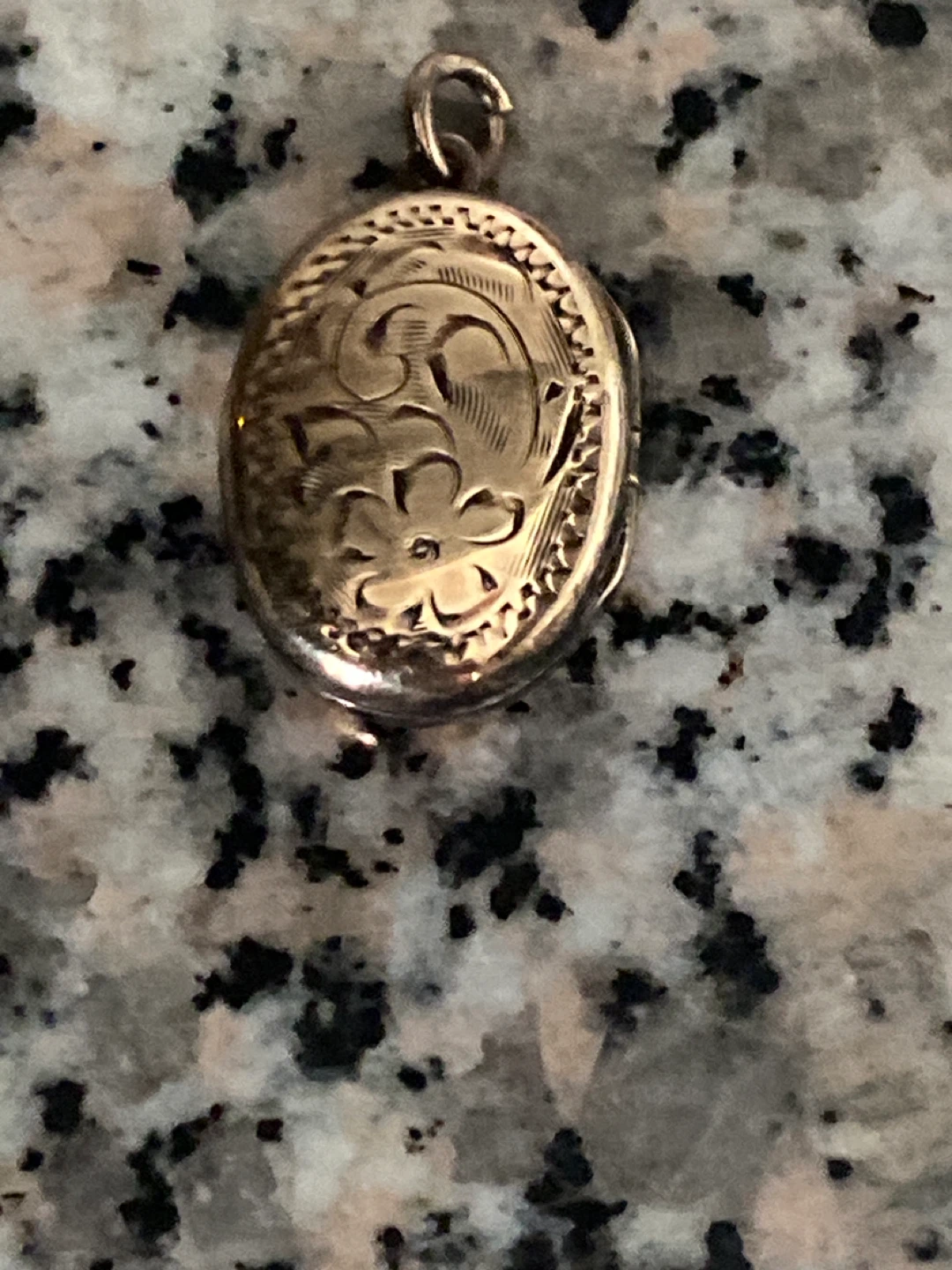 10K Gold Oval Locket Pendant - photo 5