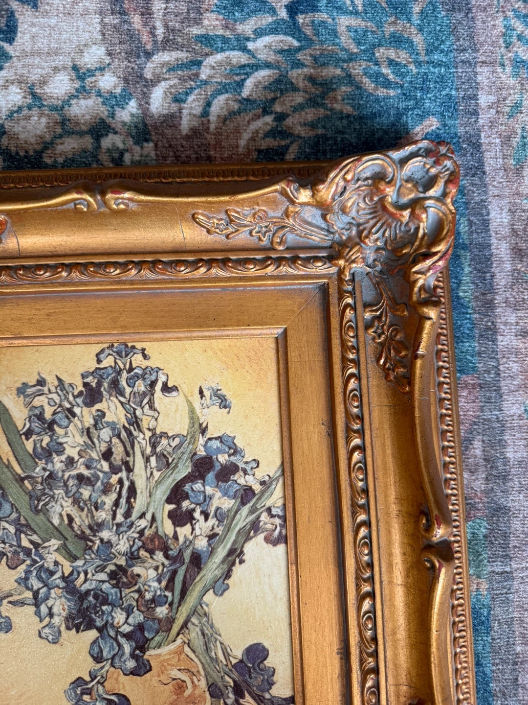 Ornate frame with textured print - photo 3