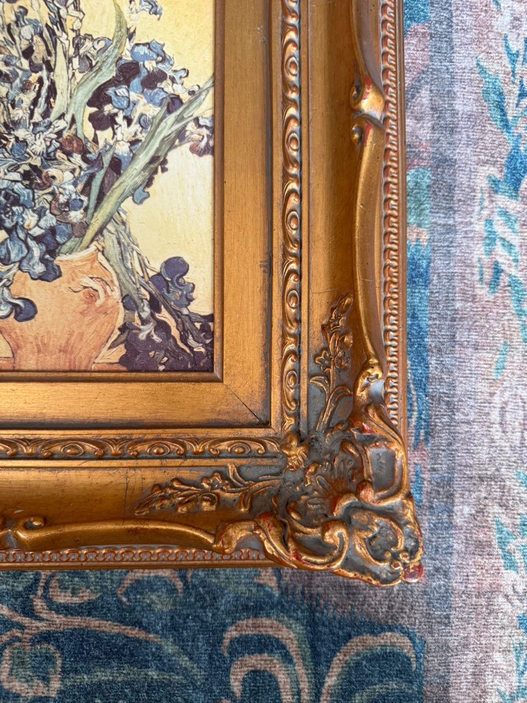Ornate frame with textured print - photo 4