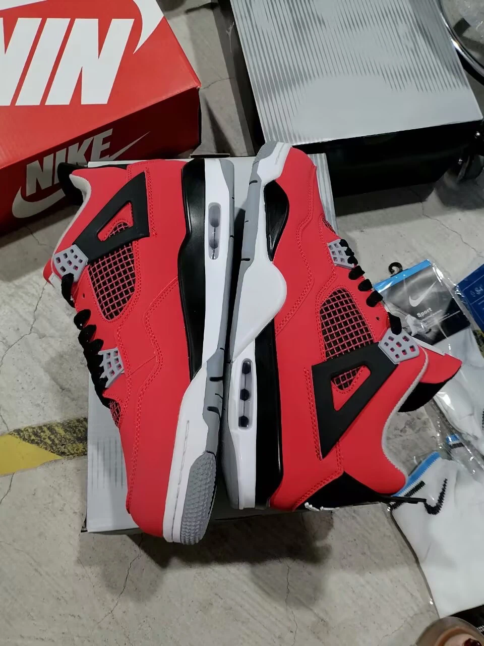 Air Jordan 4 Retro SE