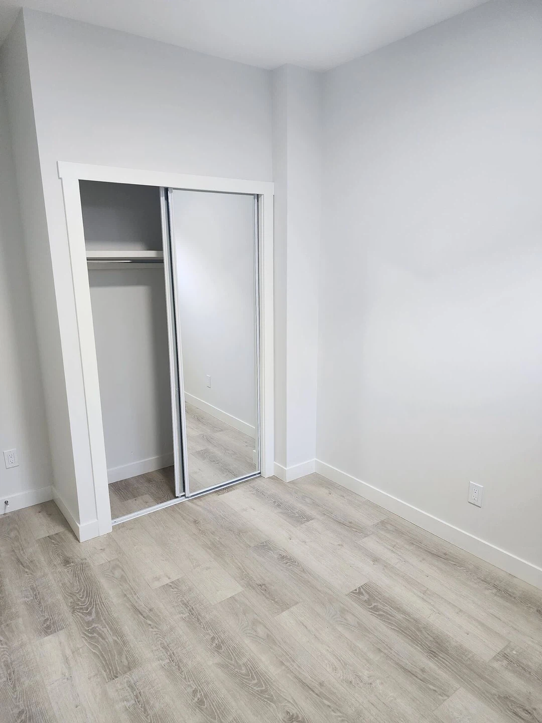 One bedroom with one bathroom basement - photo 2