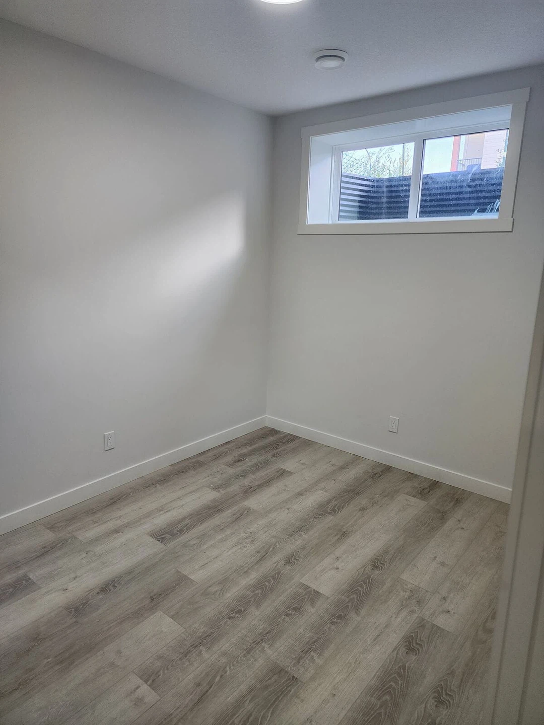 One bedroom with one bathroom basement - photo 3