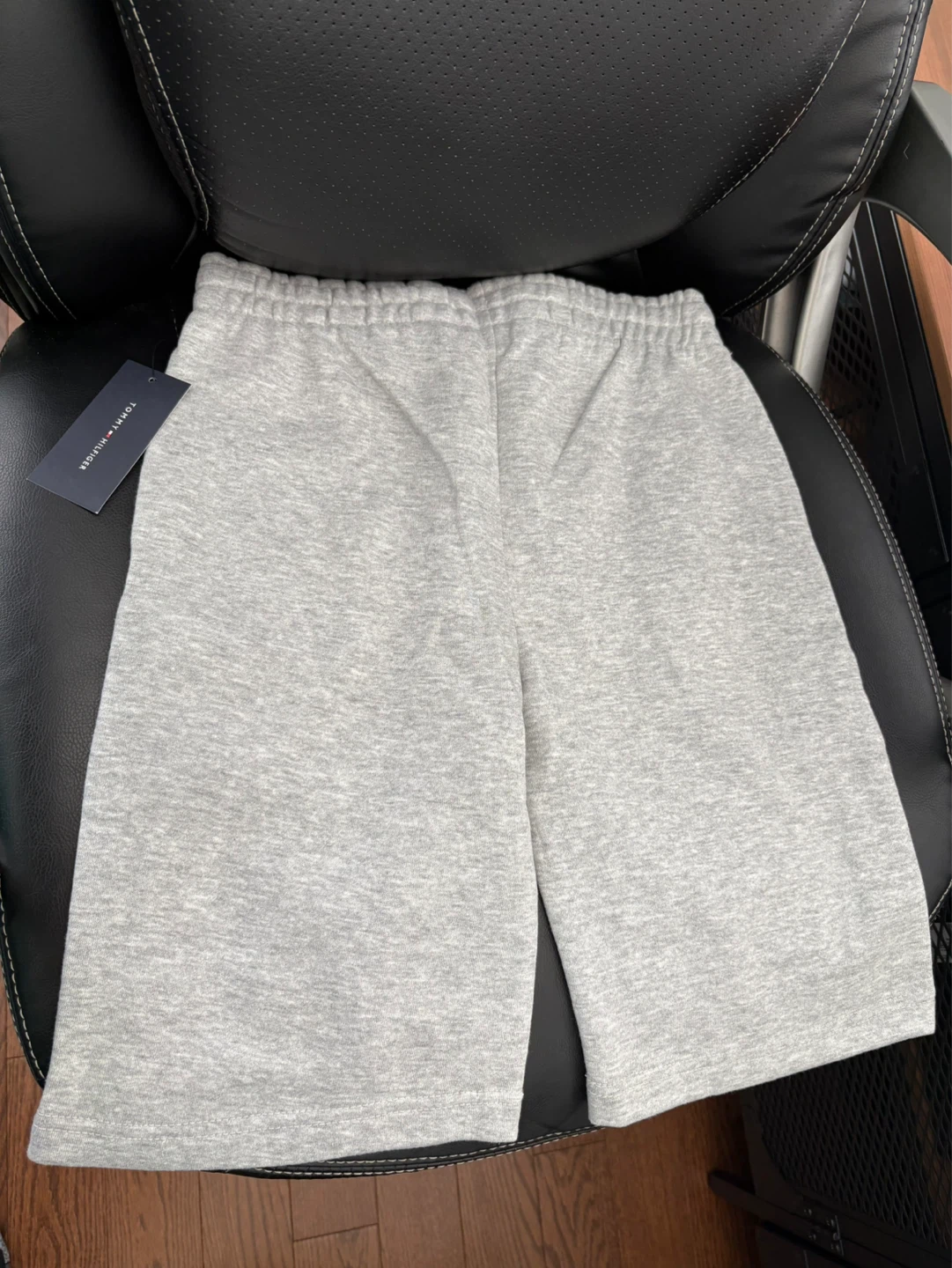 Tommy Hilfiger Grey Sweat Shorts M/M (12/14) - photo 2
