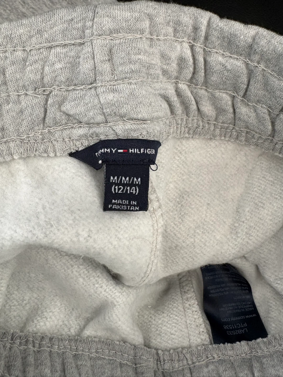 Tommy Hilfiger Grey Sweat Shorts M/M (12/14) - photo 3