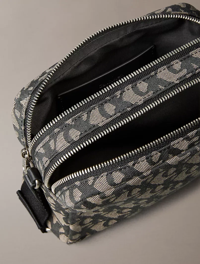 Calvin Klein Crossbody Bag | Brand New - photo 2