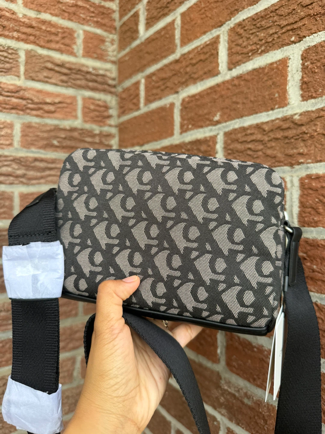 Calvin Klein Crossbody Bag | Brand New - photo 4