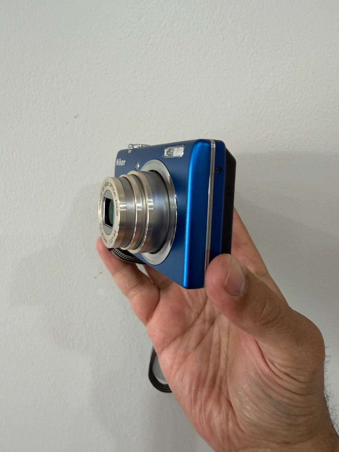 Nikon COOLPIX S570 Digital Camera - photo 3