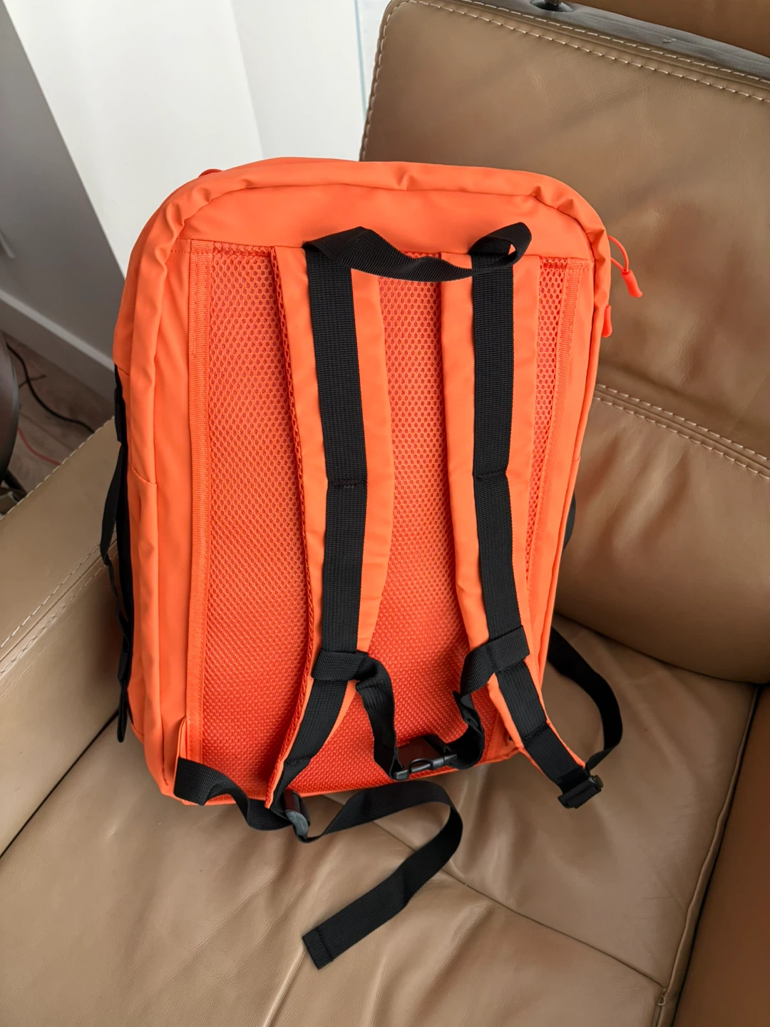 Large waterproof hiking backpack - photo 2
