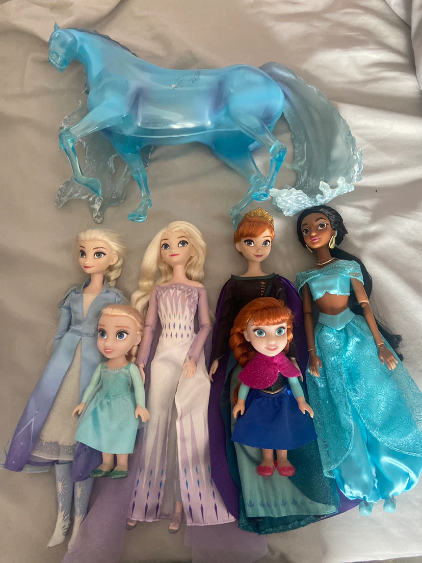 Frozen Dolls and Water Horse Toy Set