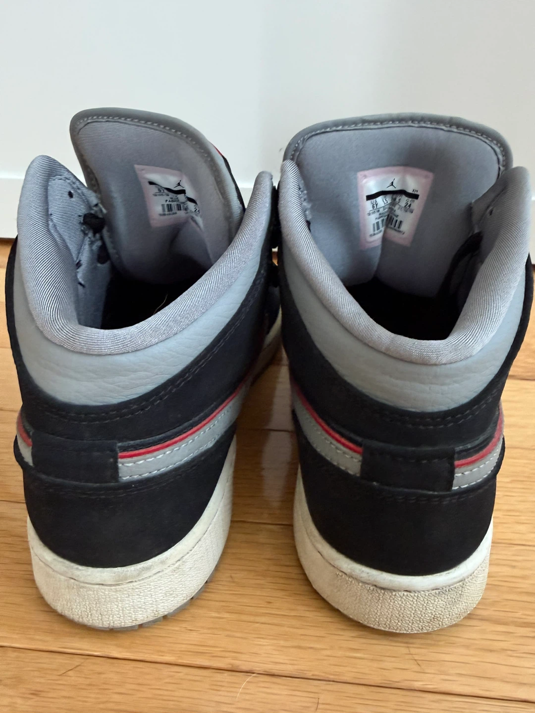 Air Jordan 1 Mid Black Grey Red Sneakers - photo 4