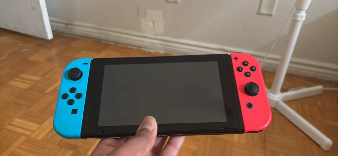 Switch woth 2 controllers 256 gb sd card and case moddable - photo 3