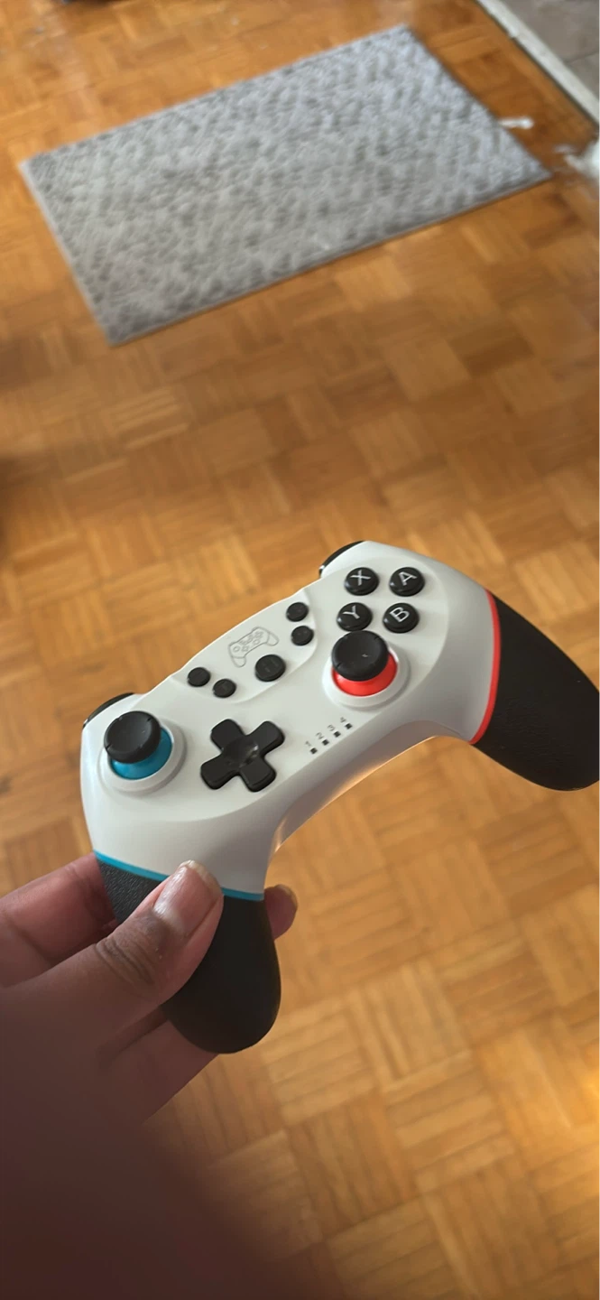 Switch woth 2 controllers 256 gb sd card and case moddable - photo 2