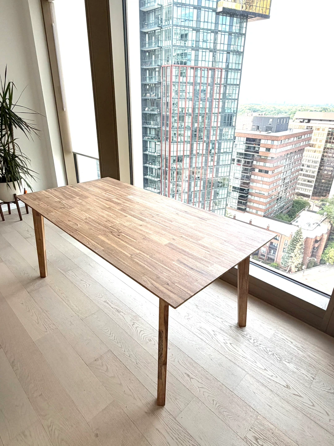 Like New Structube Kebanne Wooden Dining Table seats 6 - photo 3