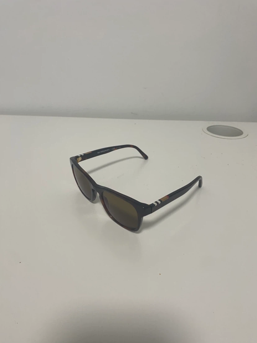 Burberry Sunglasses with Case - photo 2
