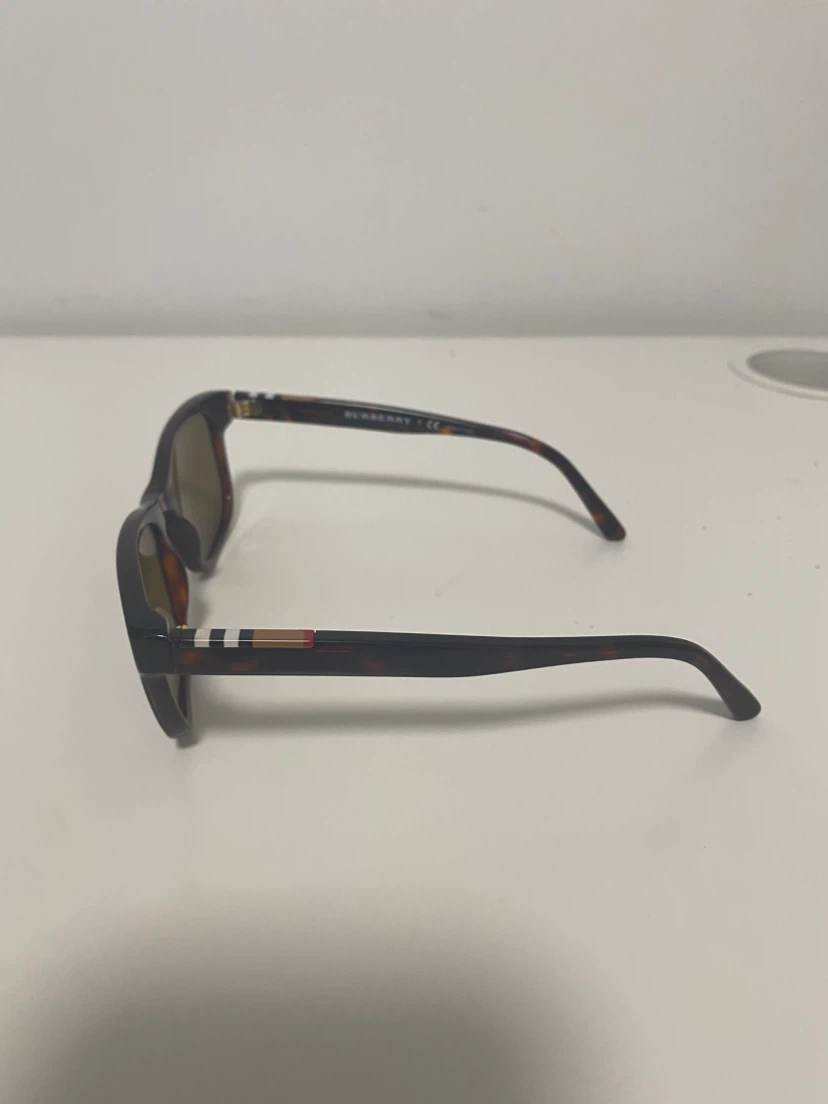 Burberry Sunglasses with Case - photo 4