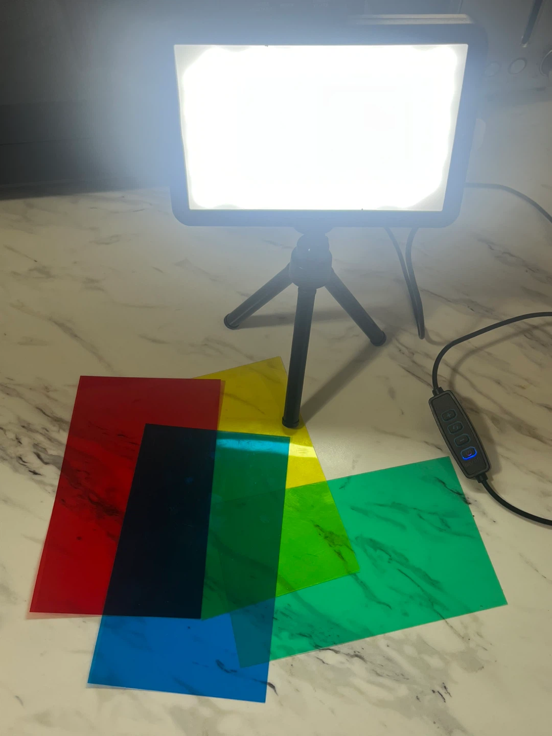 Portable LED Studio light with Color Filters - photo 3