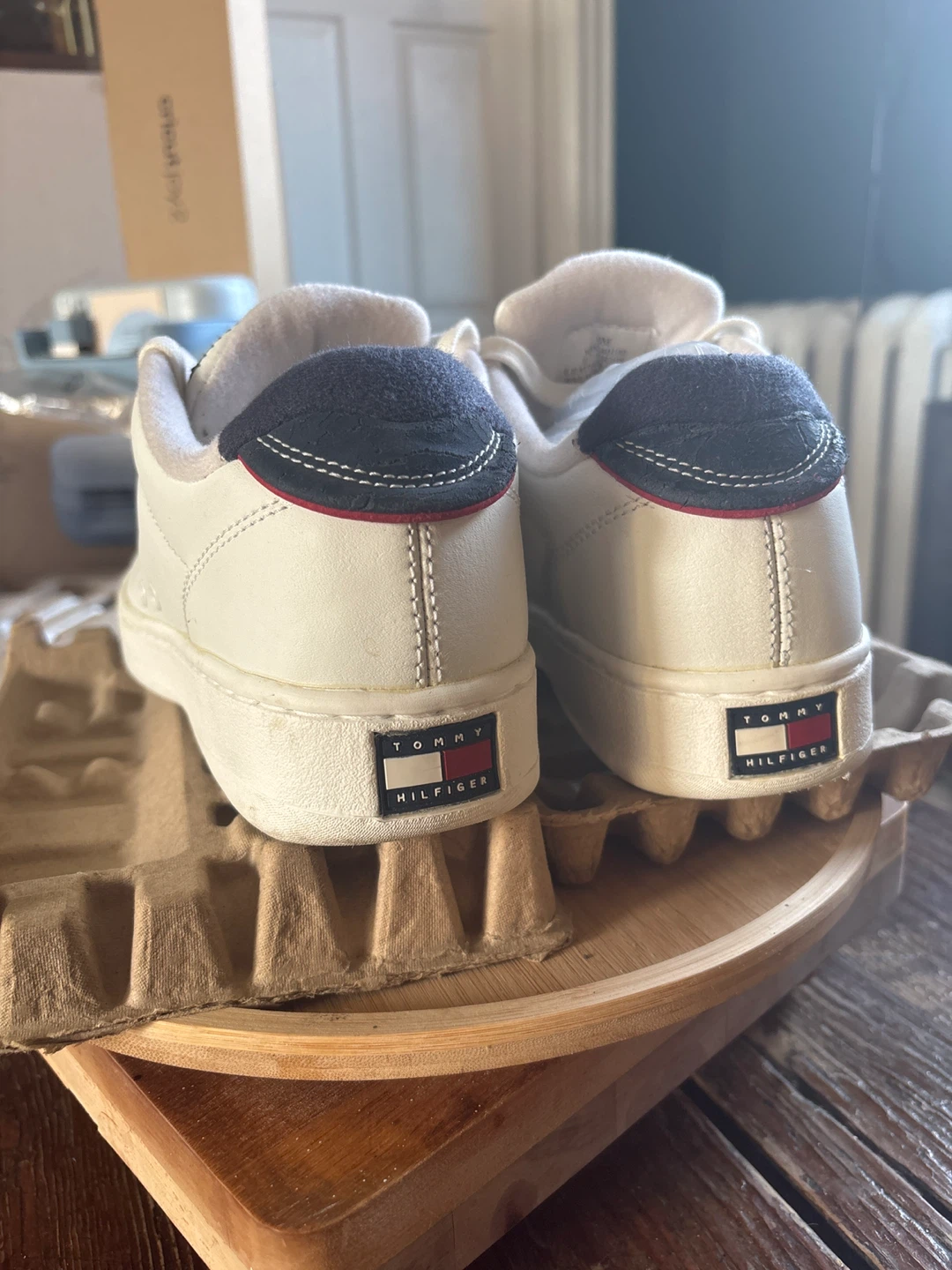 Men’s 9 Tommy Hilfiger White Leather Sneakers size 9 - photo 4