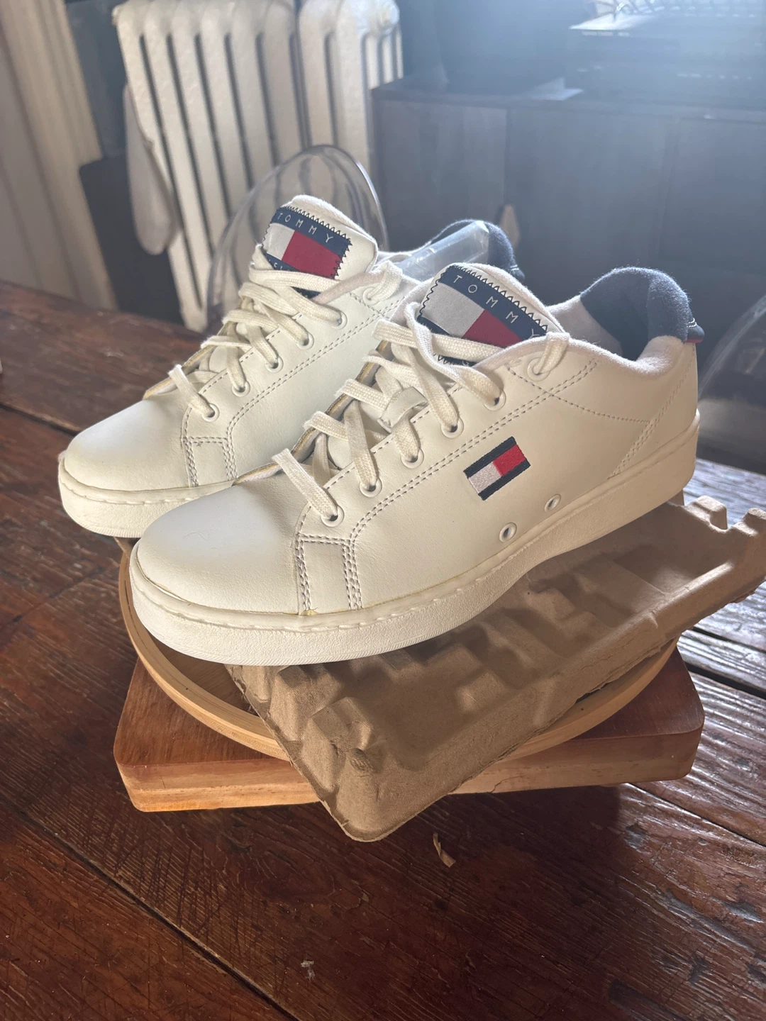 Men’s 9 Tommy Hilfiger White Leather Sneakers size 9 - photo 5