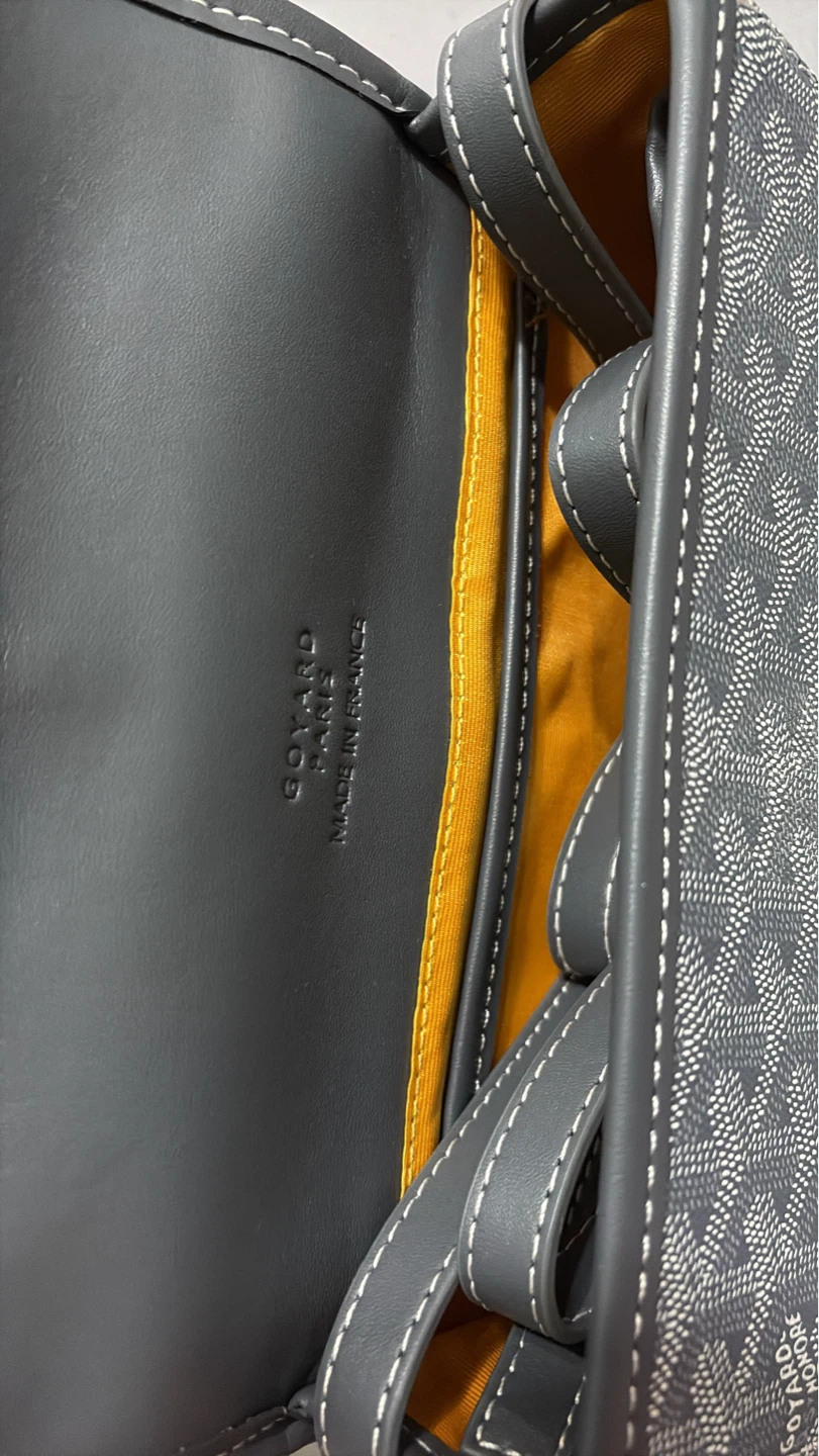 Goyard Grey Monogram Cosmetic Pouch - photo 3