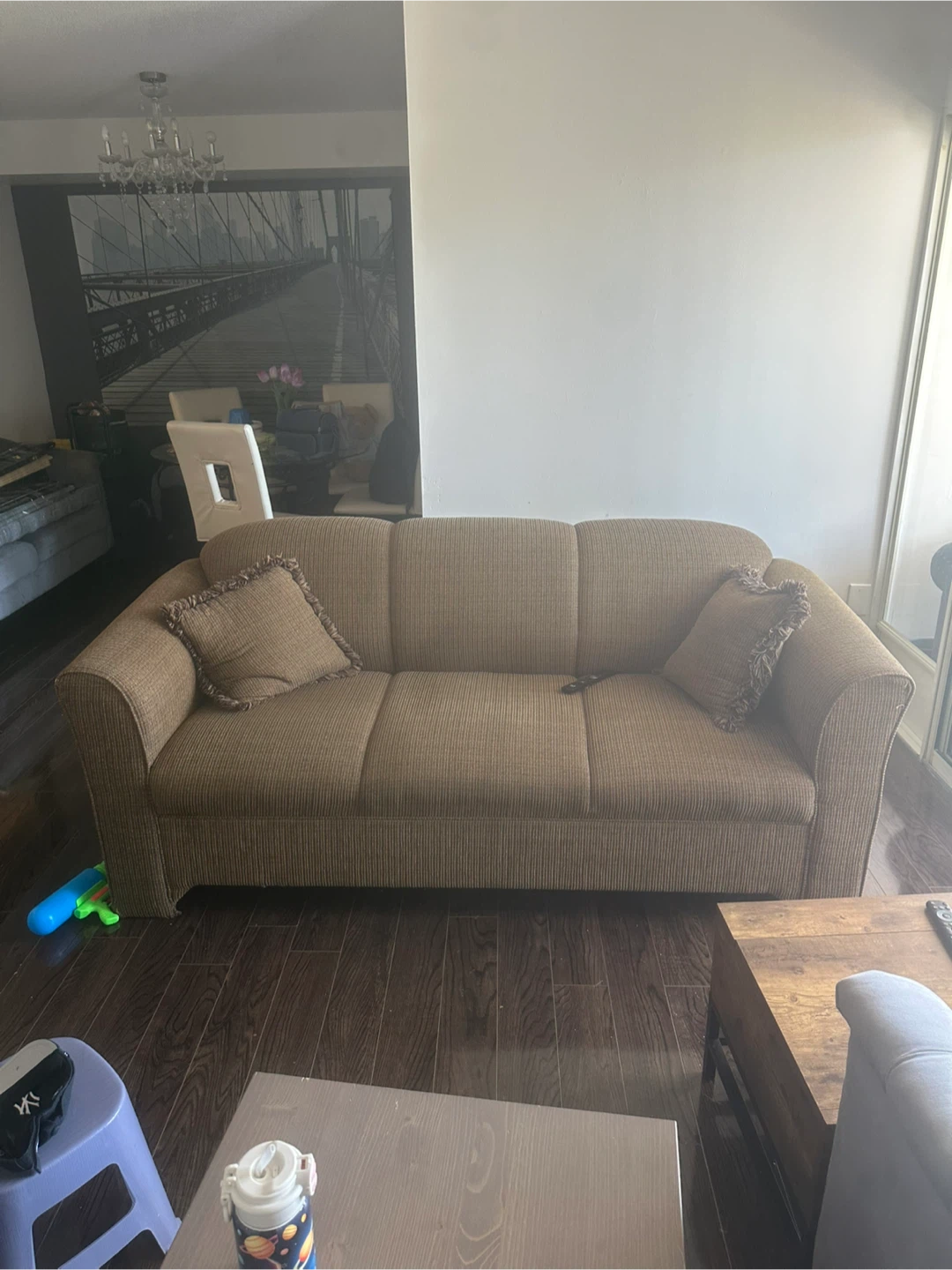 Brown Loveseat Sofa with Matching Pillows – Comfortable & Sturdy - photo 2