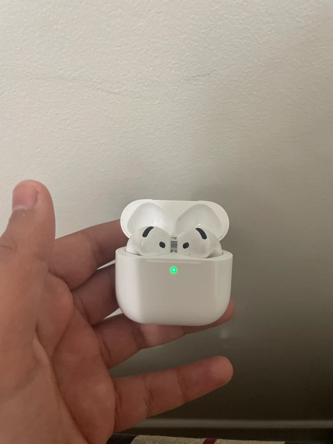 Apple AirPods Pro (includes Charging Case) - photo 2