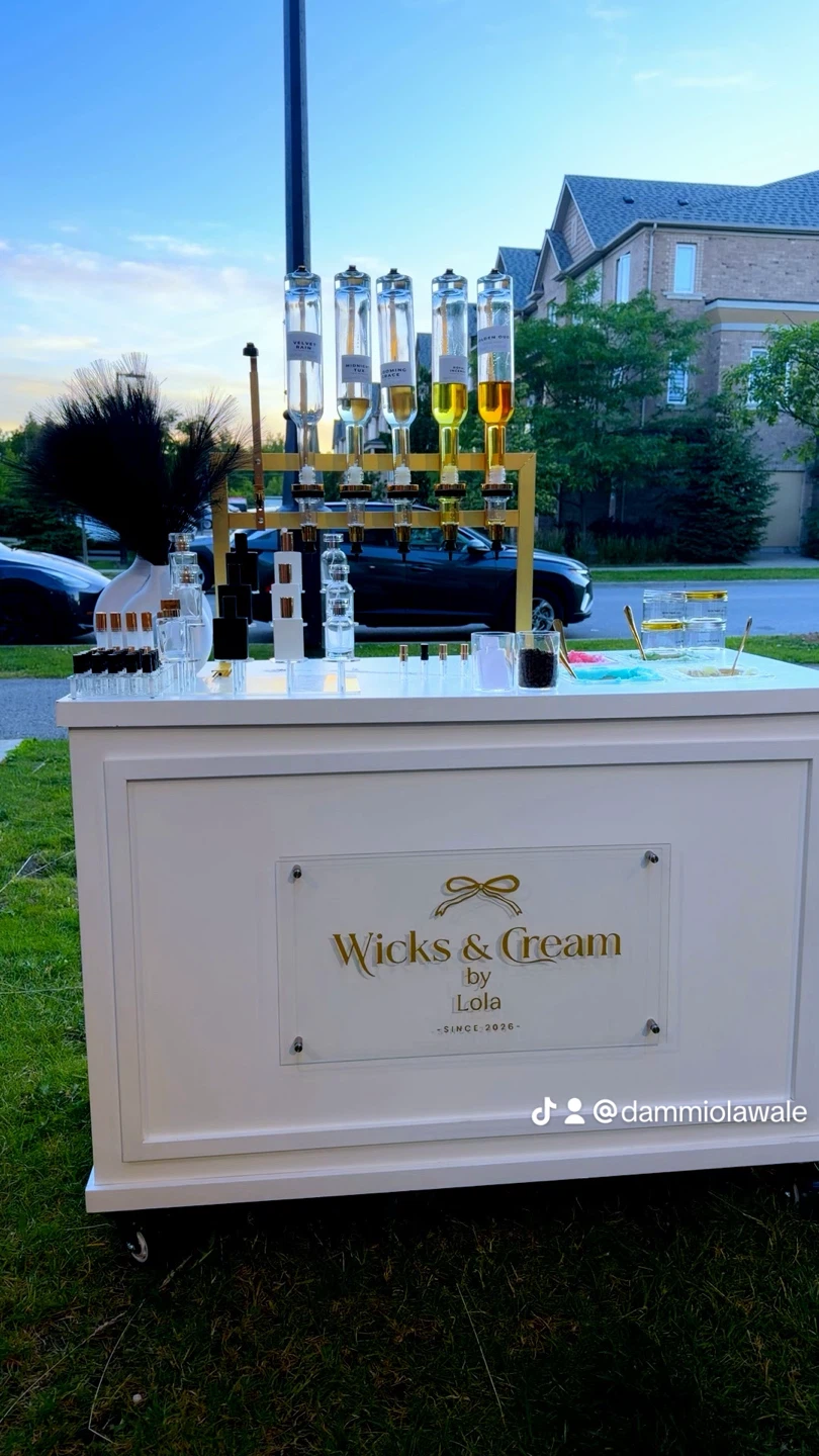 Wicks & Creamy Lola Perfume Bar Experience - photo 2