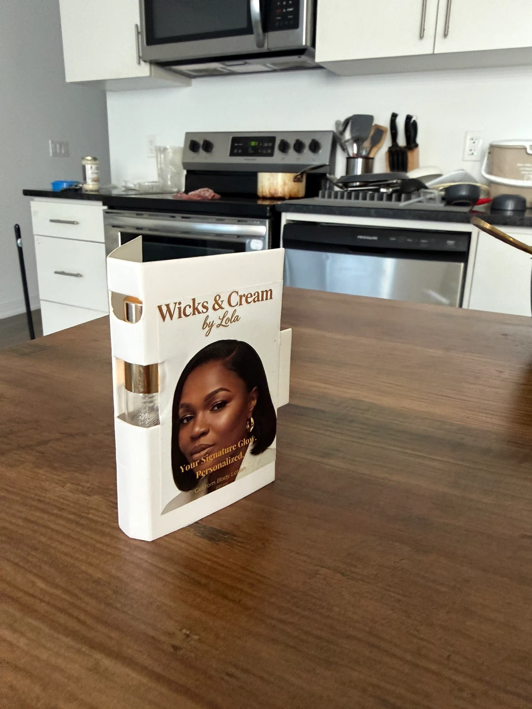Wicks & Creamy Lola Perfume Bar Experience - photo 4