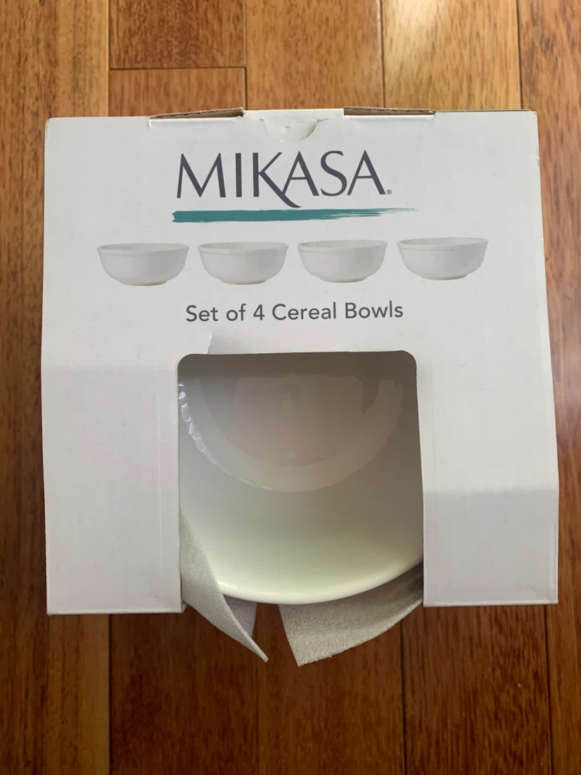 New Mikasa Set of 4 Bone China Cereal Bowls Aspen