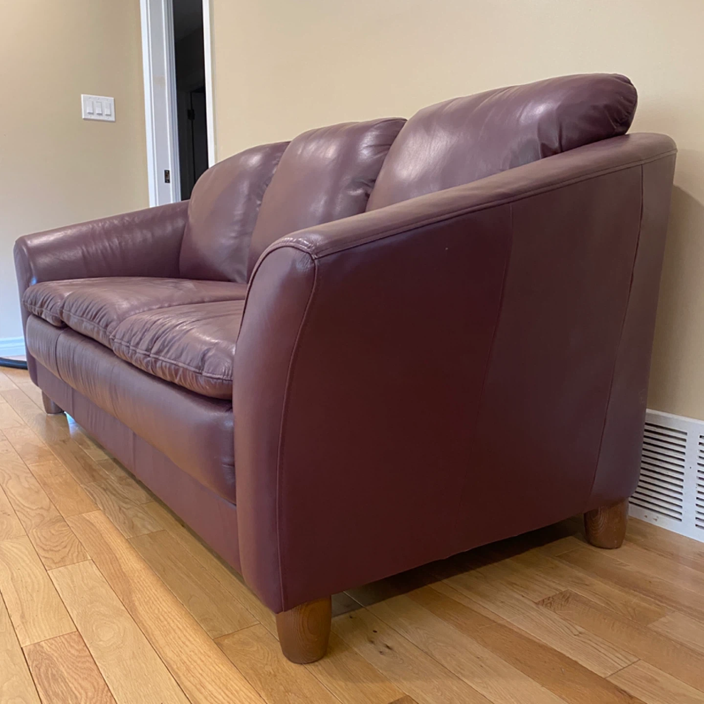 Palliser Genesis Design Dale Leather Sofa (CAN DELIVER) - photo 3