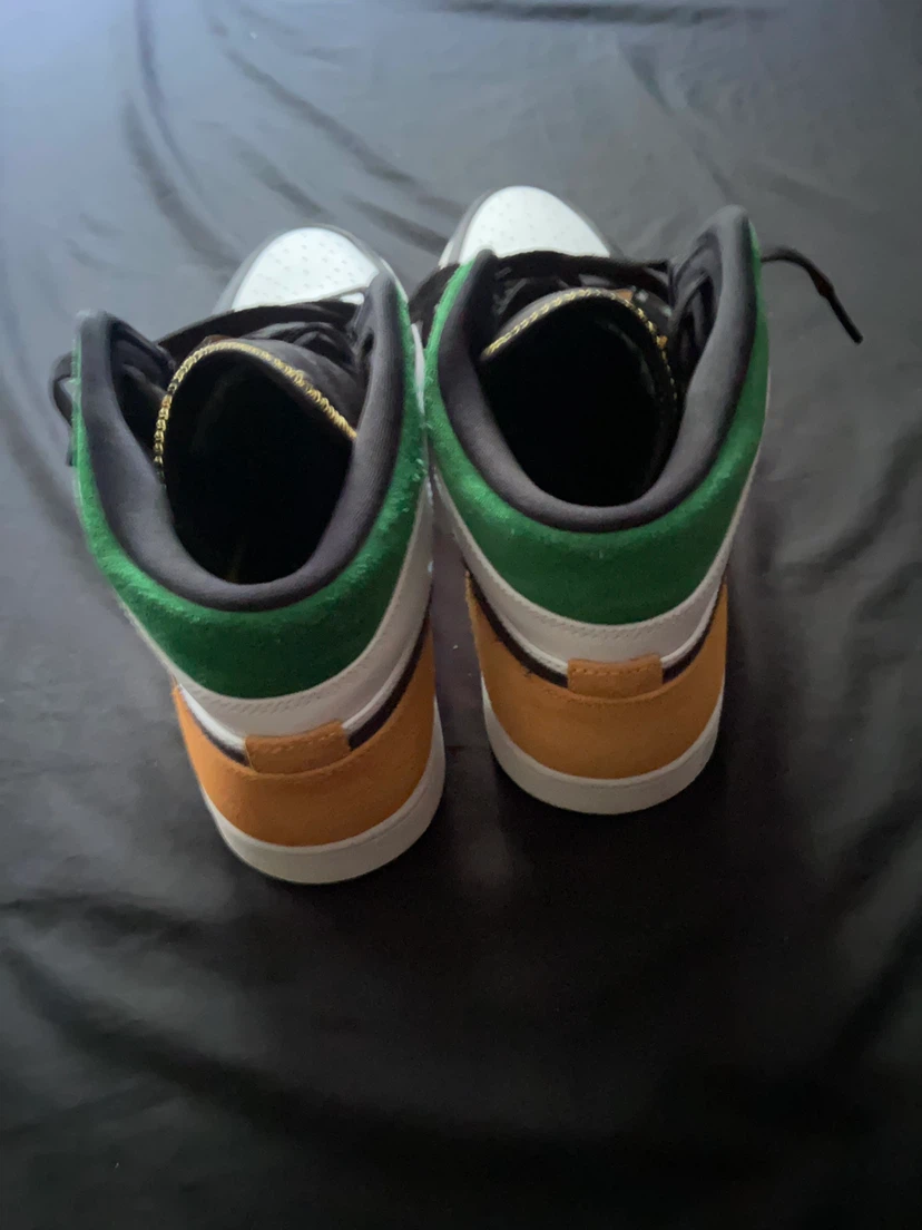 Air Jordan 1 Mid SE Oakland - photo 4