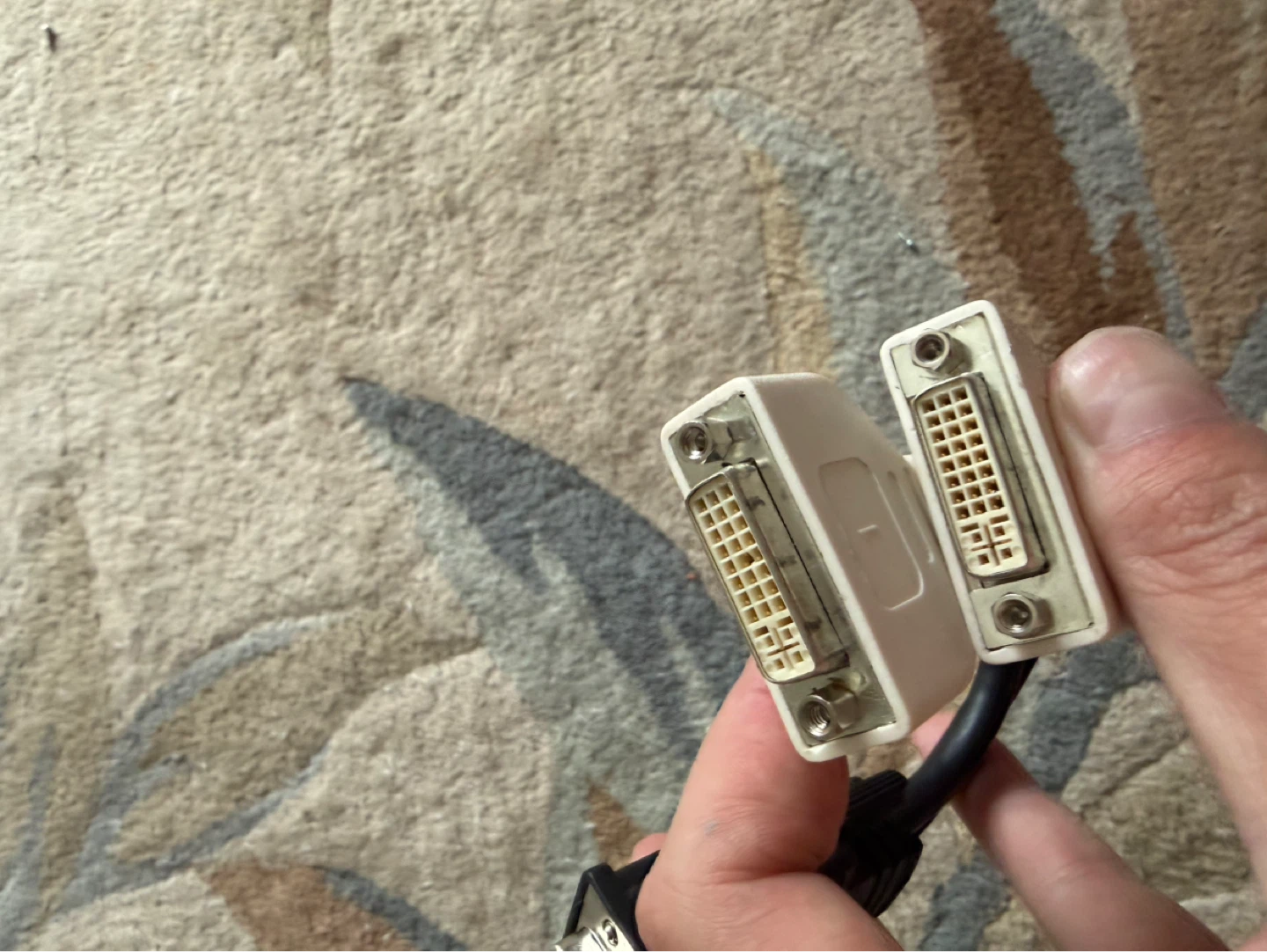 DMS-59 Male to Dual DVI Female Converter Splitter Cable - photo 3