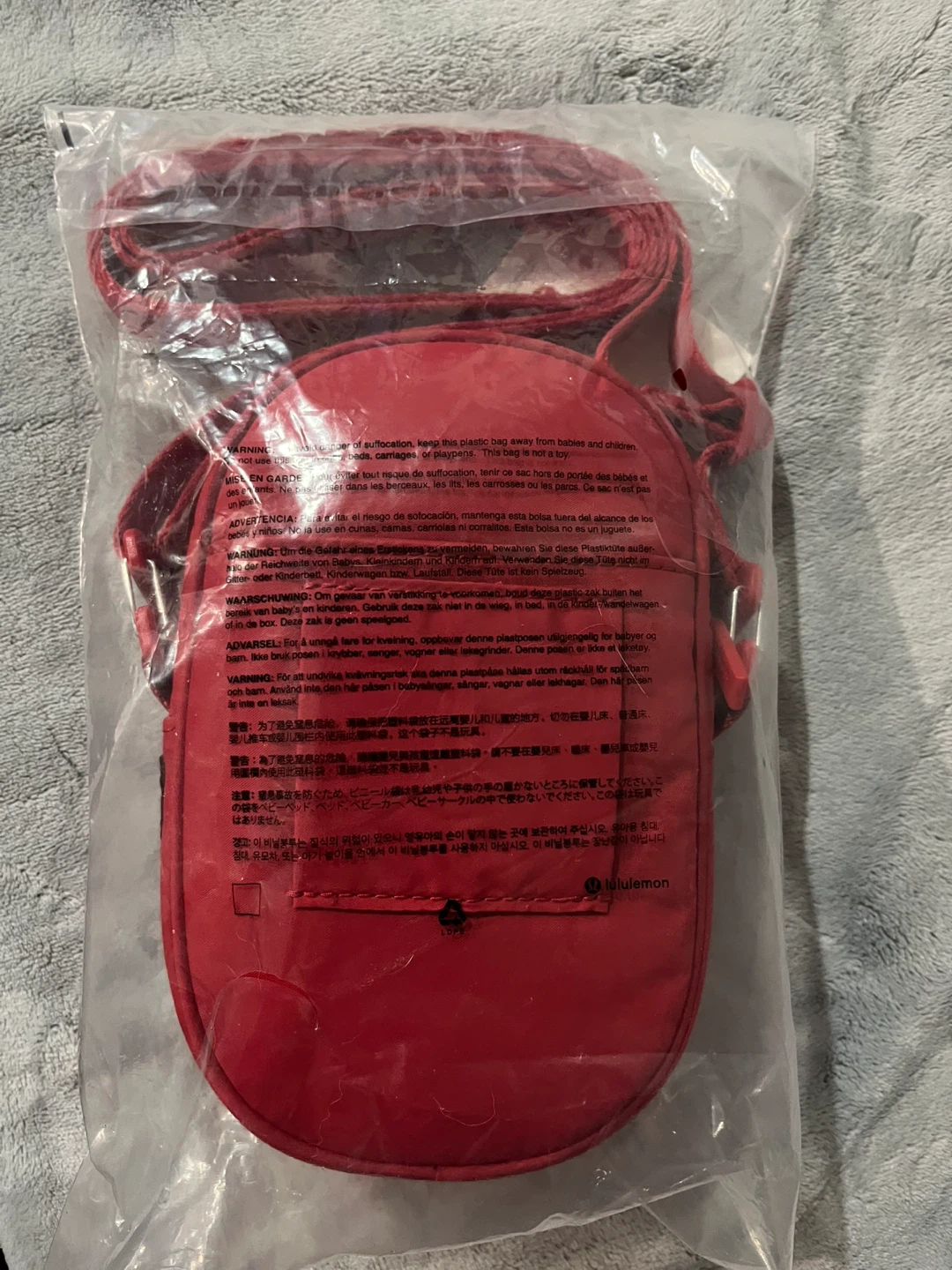 Lululemon Team Canada 22 Future Legacy Crossbody Bag Red - photo 2