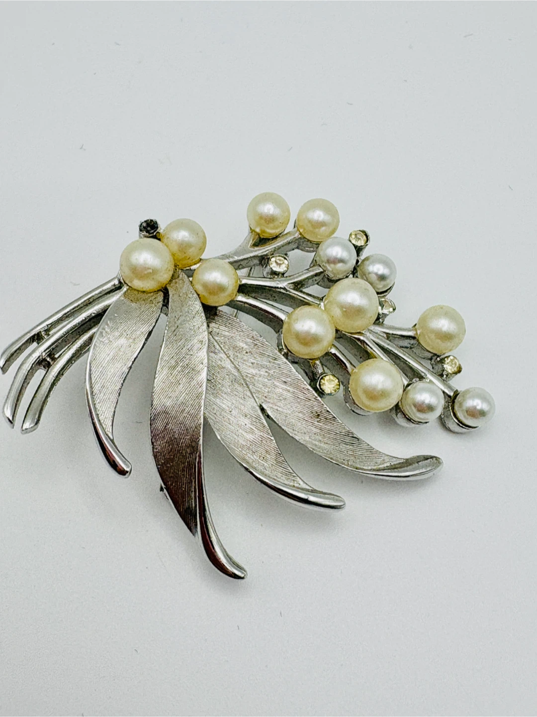 Vintage Crown Trifari Brooch with Faux Pearls and Rhinestones - photo 4