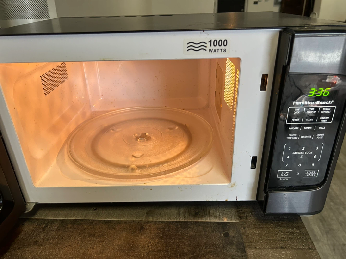 Hamilton Beach 1000 Watt Microwave - photo 2