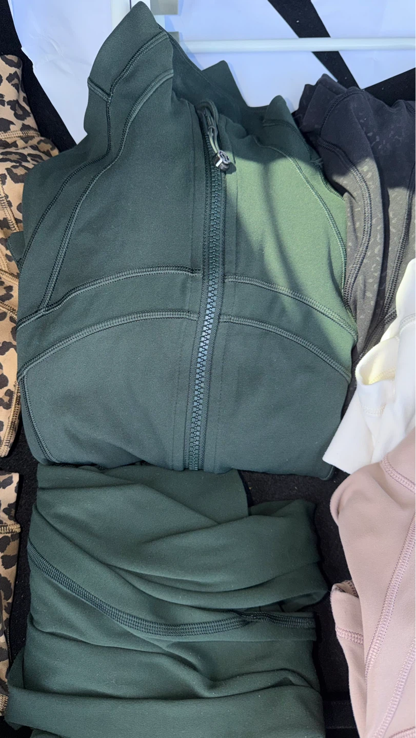 Lululemon Jackets and Leggings Bundle - photo 3