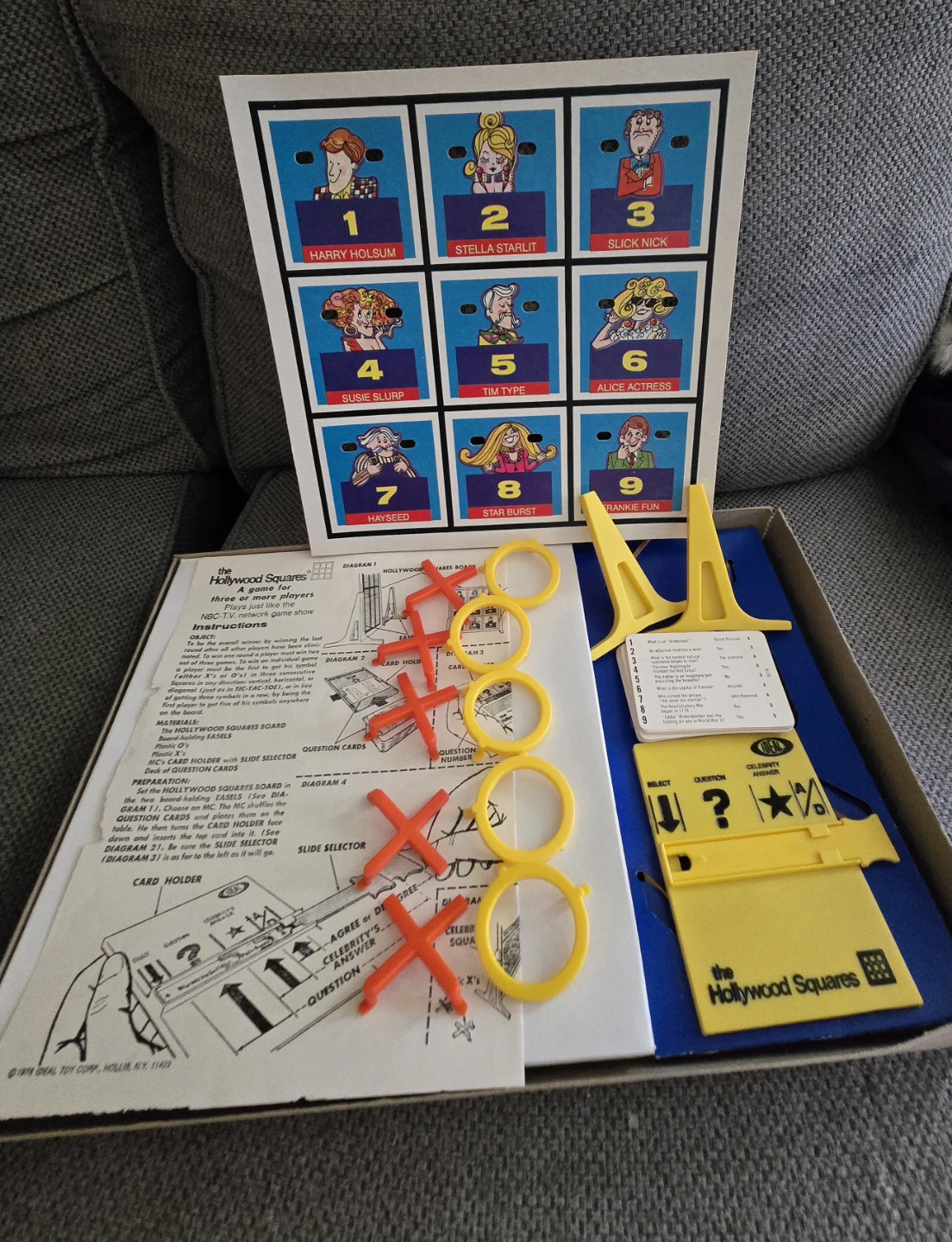 The 1974 Hollywood Squares TV Game Board Game - photo 2