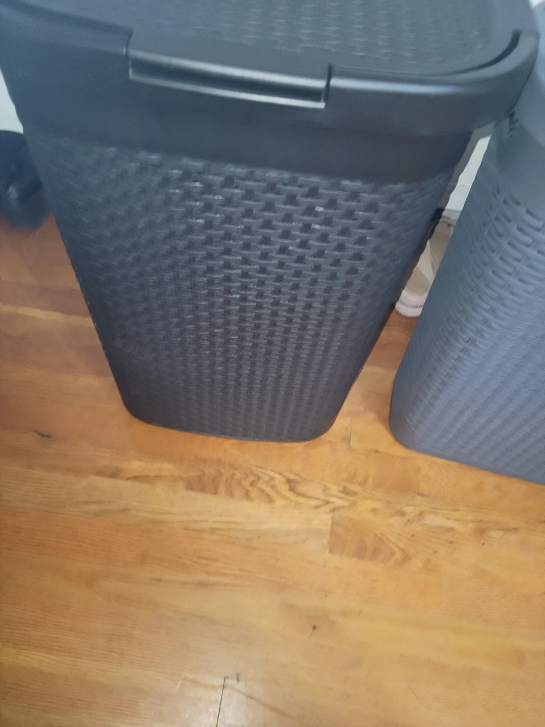 Large Woven Laundry Basket Hamper with Lid - photo 2