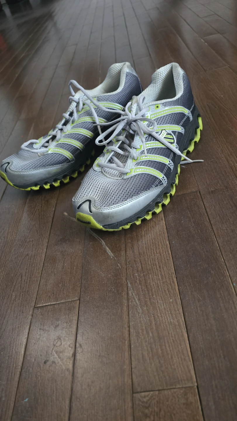 K-Swiss Running Shoes - photo 2