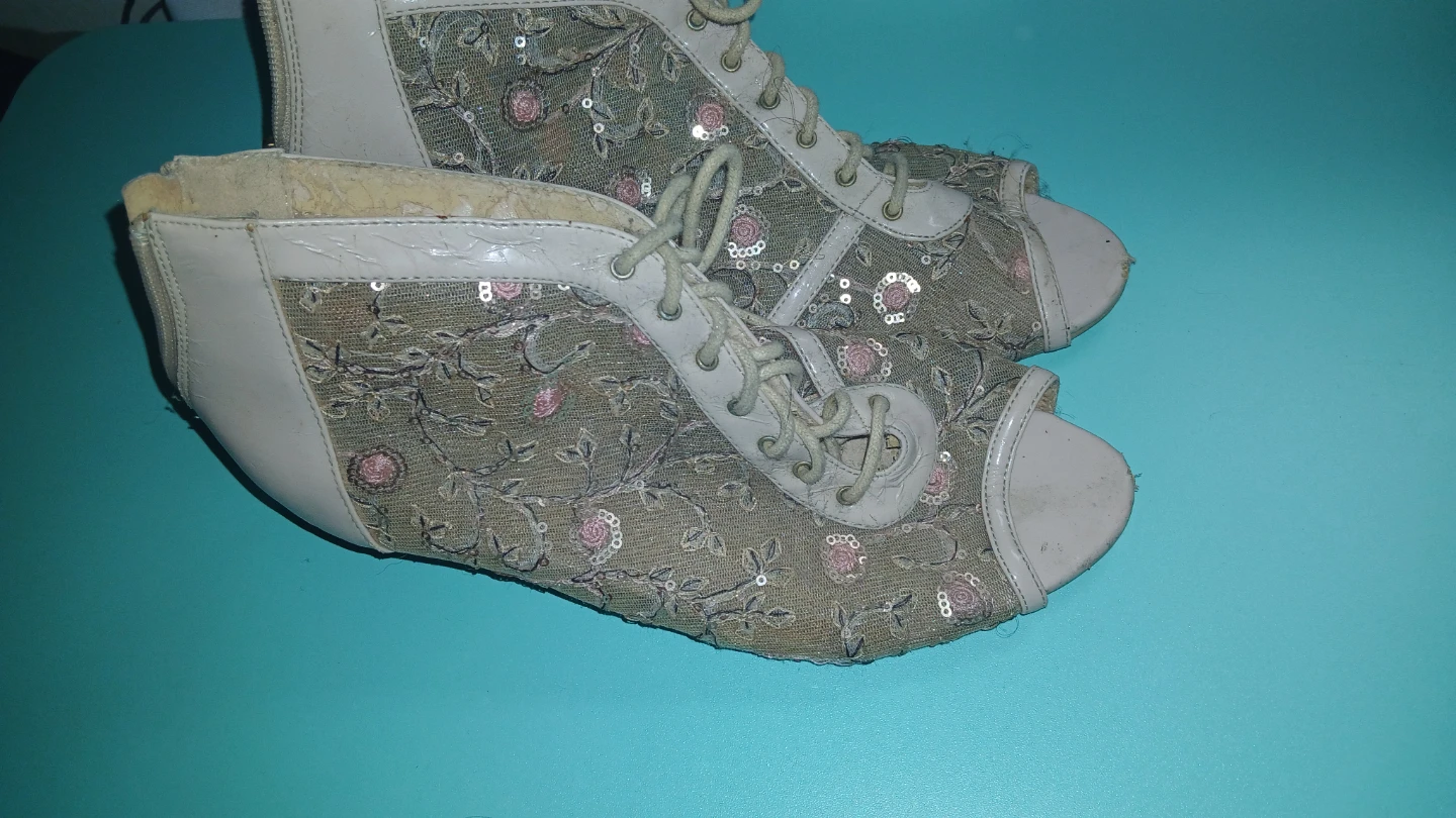 Women shoes size 7.5