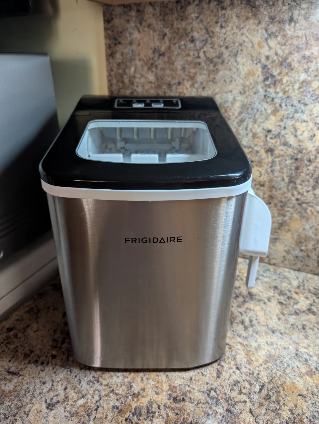 Frigidaire Compact Countertop Ice Maker