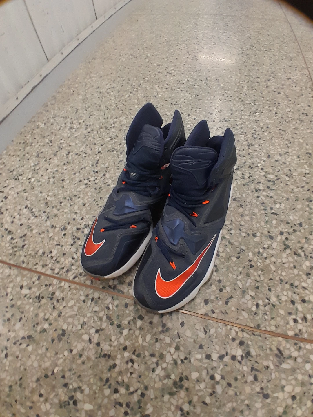 Nike LeBron XIII Men's Basketball Shoes  Men's Size 15 - photo 2