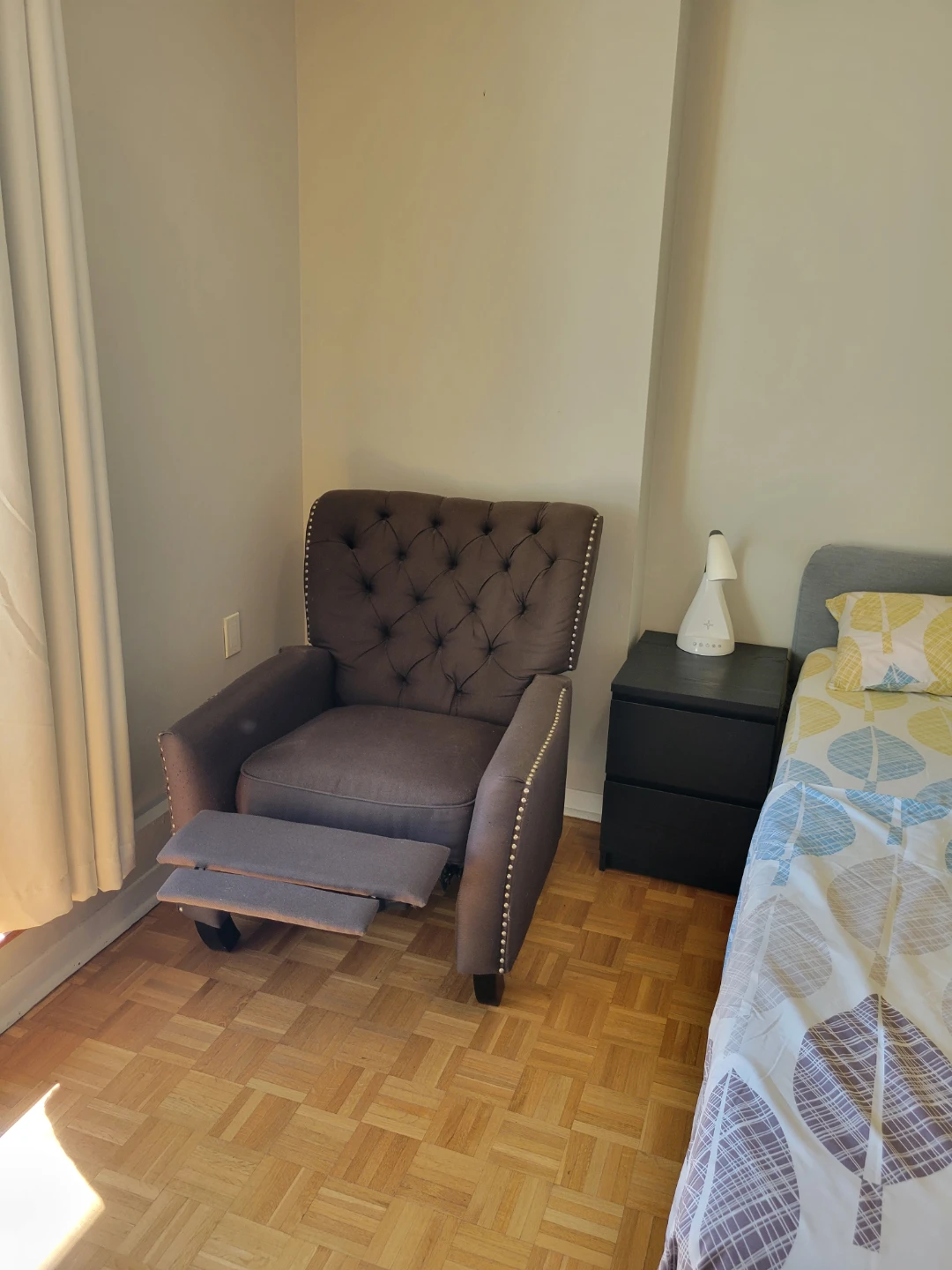 For rent master bedroom with private 1/2 bath and balcony - photo 3