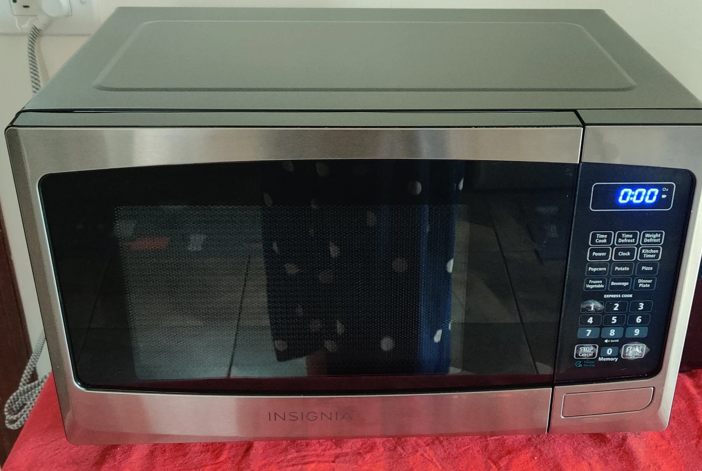 Insignia Microwave 0.9 Cu. Ft.