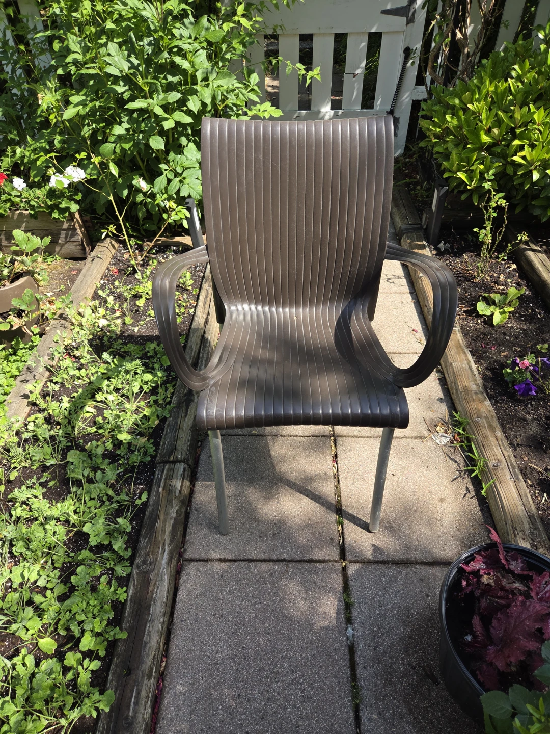 Brown Armchair - photo 2