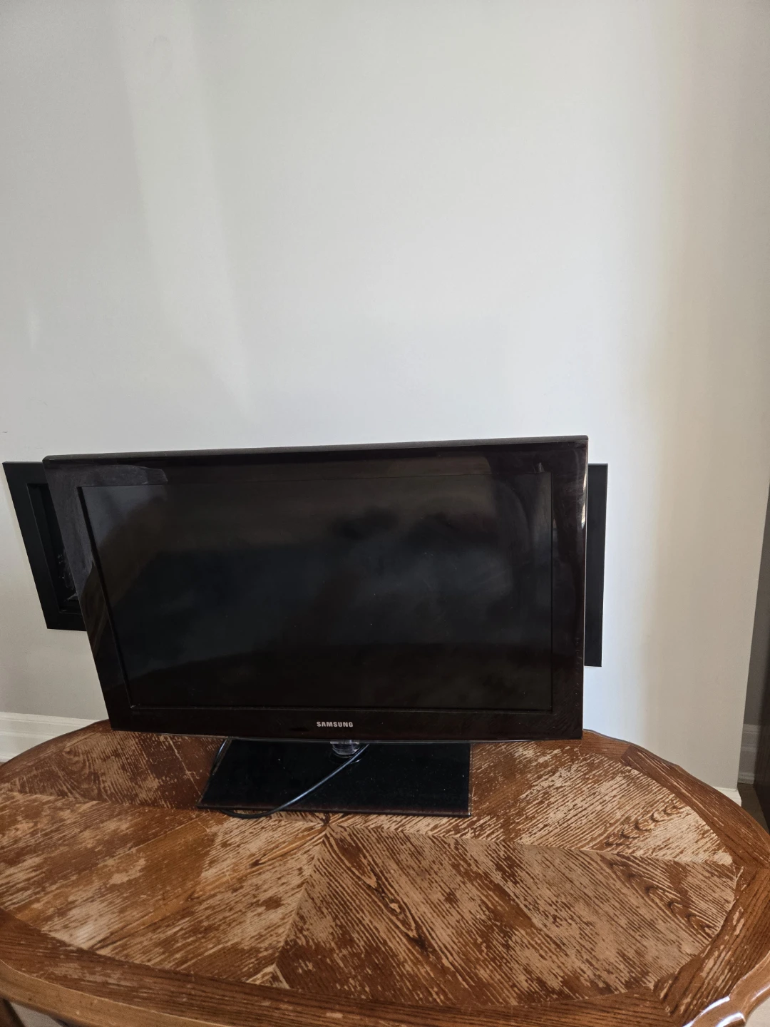 Samsung 32" LN32B460B2D HD Television