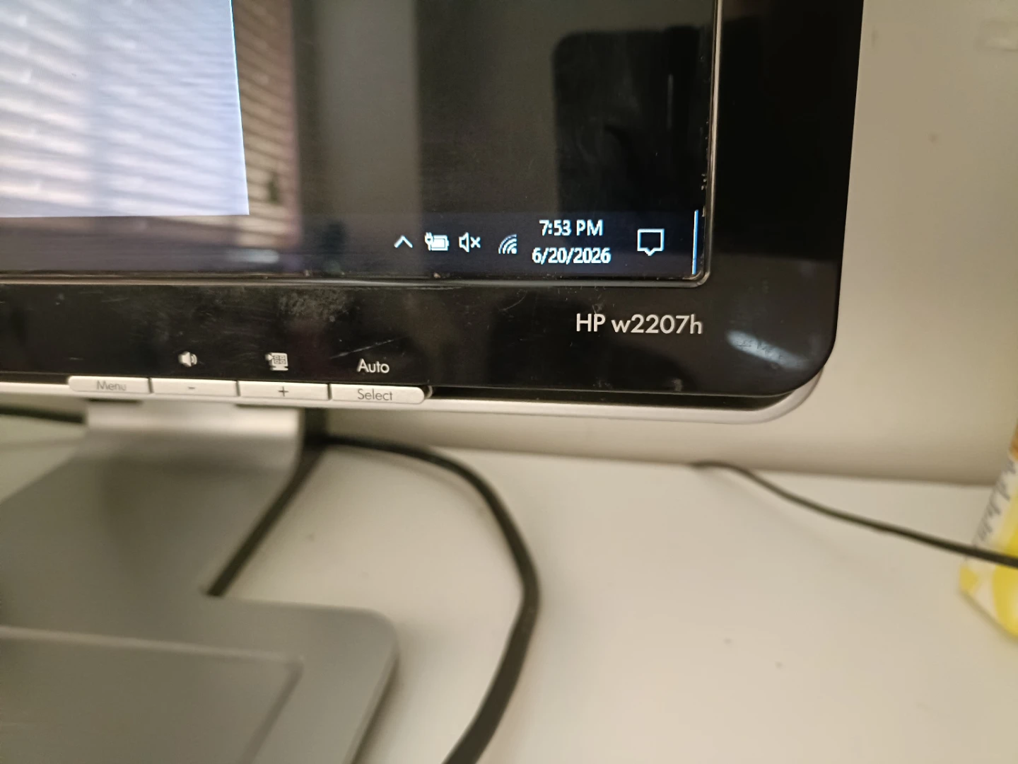 HP w2207h Monitor - photo 2