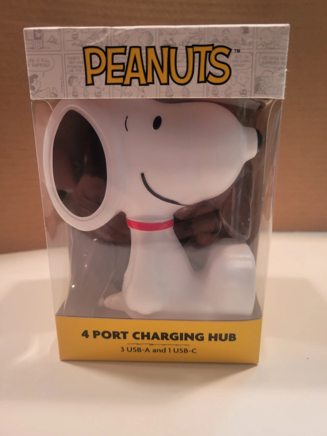 Peanuts Snoopy 4 Port USB Charging Hub