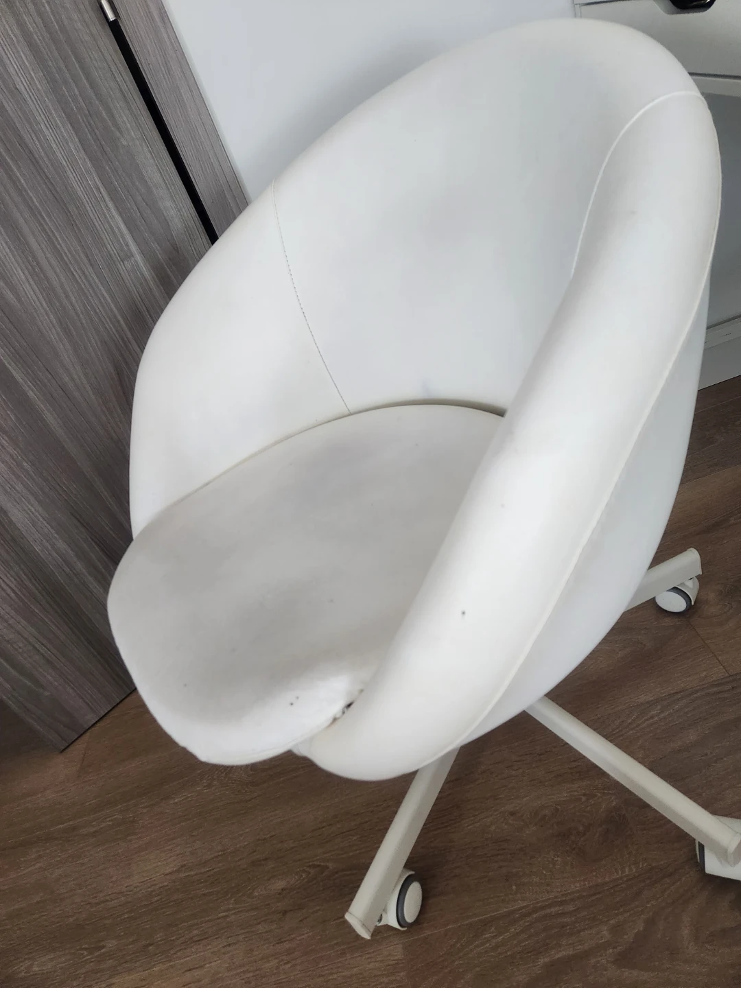 IKEA White Office Chair with adjustable height and wheels - photo 4