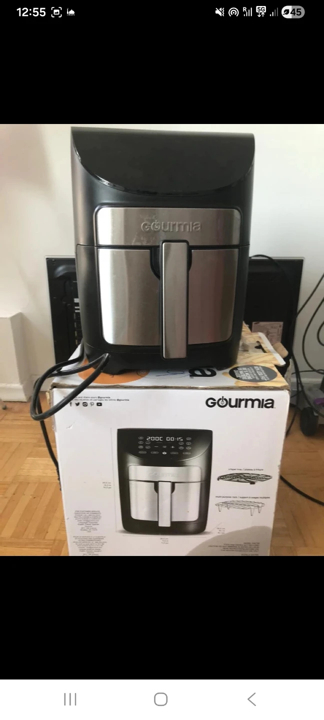Gourmia Air Fryer with box - photo 3