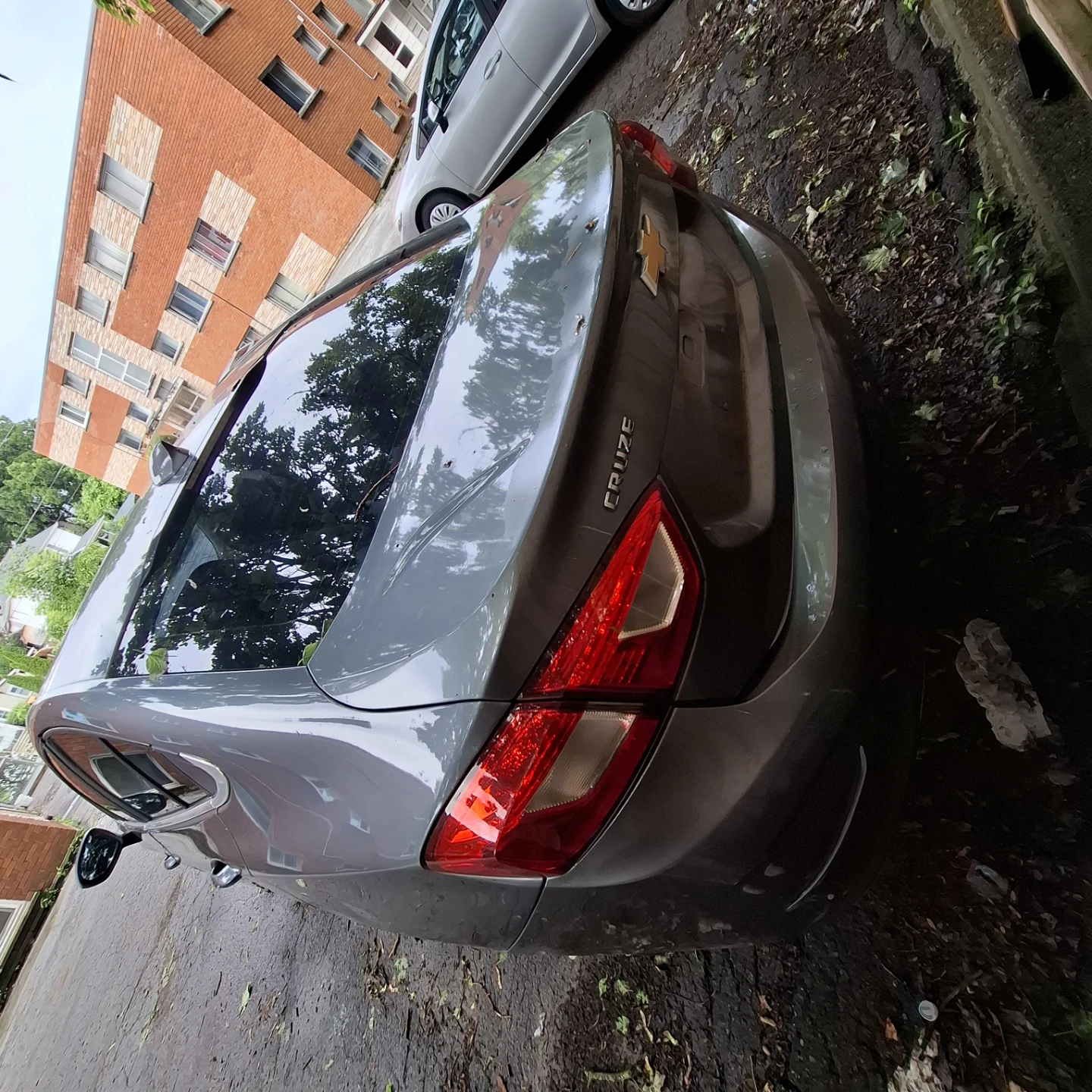Gray Chevrolet Cruze Sedan - photo 3